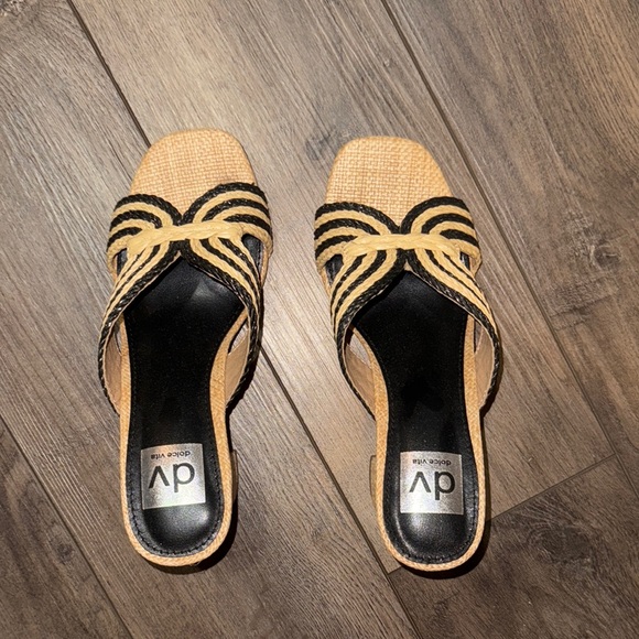 DV by Dolce Vita Women's Black and Beige Heeled Sandals - Picture 4 of 5